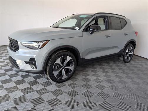 2026 Volvo XC40