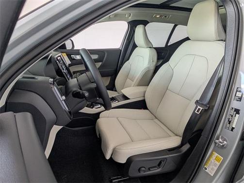 2026 Volvo XC40
