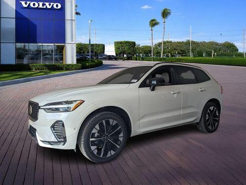 2026 Volvo XC60 B5 Plus