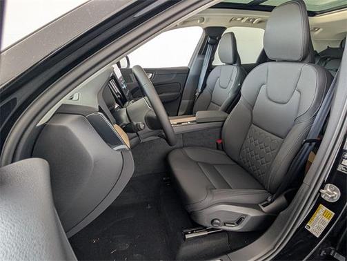 2026 Volvo XC60 B5 Core
