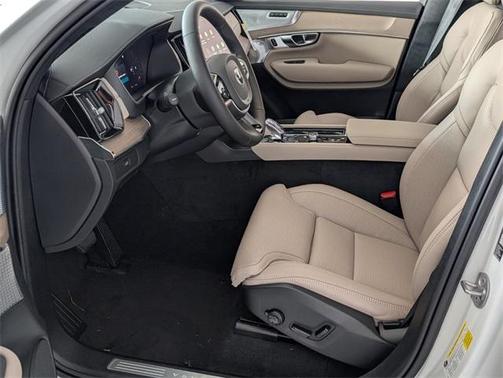 2026 Volvo XC90 B6 Ultra Dark Theme 7-Seater