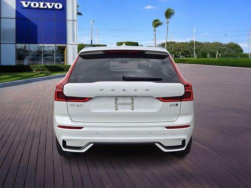 2026 Volvo XC60 B5 Plus