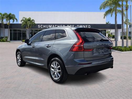 2020 Volvo XC60 T5 Momentum