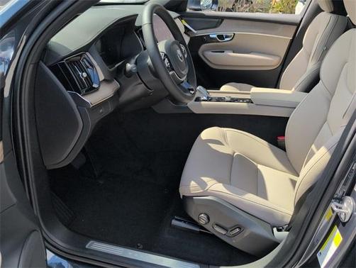 2026 Volvo XC90 B6 Ultra 7-Seater