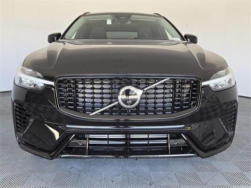 2025 Volvo XC60 Plug-In Hybrid T8 Plus
