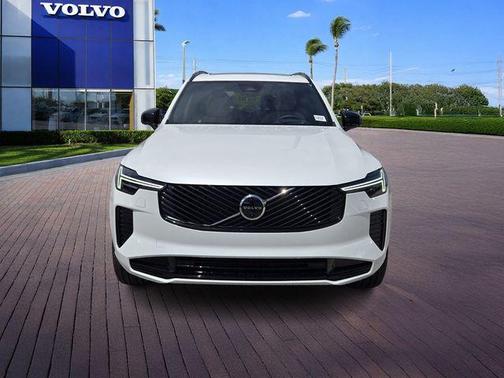 Crystal White Pearl 2026 Volvo XC90 B6 Ultra Dark Theme 6-Seater