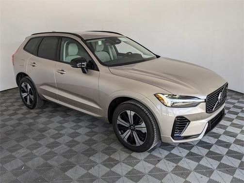 2025 Volvo XC60 Plug-In Hybrid T8 Ultra