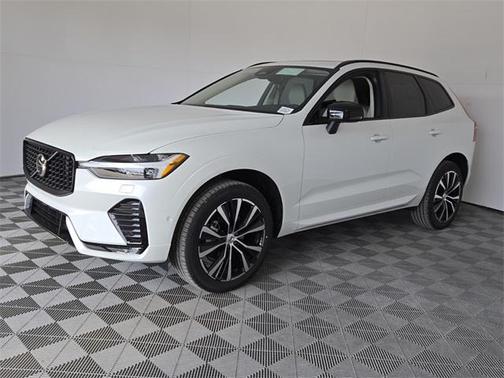 2025 Volvo XC60 B5 Ultra