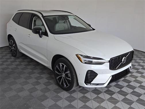 2025 Volvo XC60 B5 Ultra