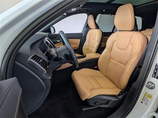 2023 Volvo XC90 Recharge Plug-In Hybrid T8 Ultimate Dark Theme 7-Seater