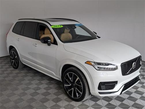 2023 Volvo XC90 Recharge Plug-In Hybrid T8 Ultimate Dark Theme 7-Seater
