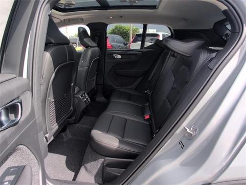 2026 Volvo XC40 B4 Core