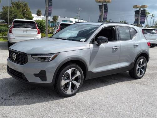 2026 Volvo XC40 B4 Core