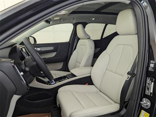 2026 Volvo XC40 B5 Plus