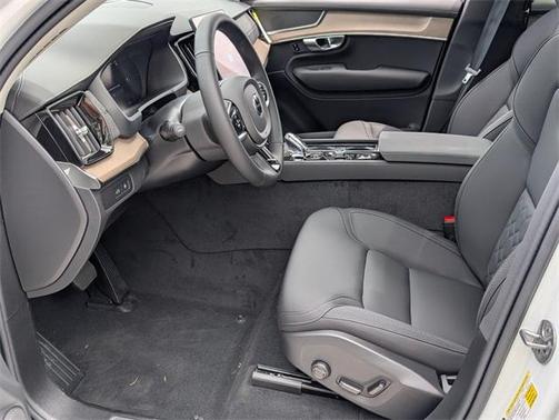 2026 Volvo XC90 Plug-In Hybrid T8 Core