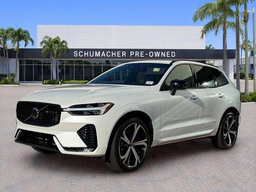 Crystal White Metallic 2024 Volvo XC60 B5 Ultimate Dark Theme