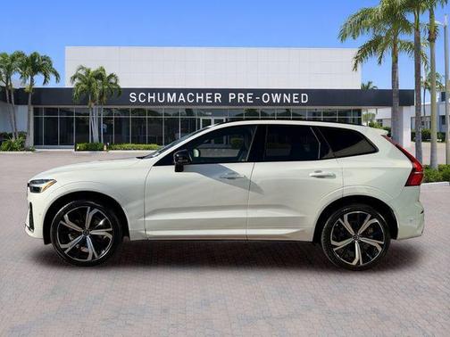 Crystal White Metallic 2024 Volvo XC60 B5 Ultimate Dark Theme