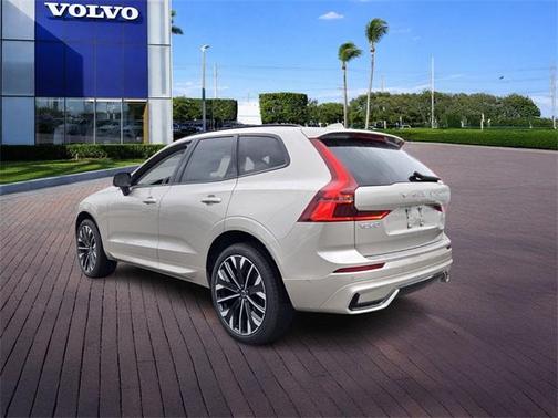 2026 Volvo XC60 B5 Ultra