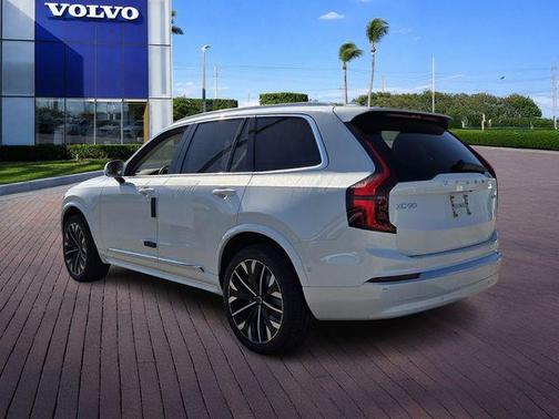 Crystal White Pearl 2026 Volvo XC90 B6 Ultra 7-Seater