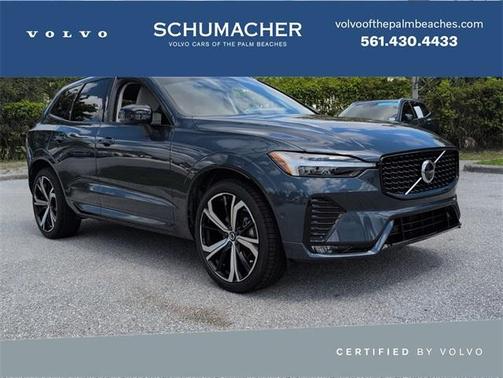 2023 Volvo XC60 B5 Ultimate Dark Theme