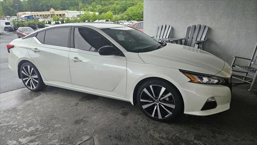 2021 Nissan Altima SR FWD