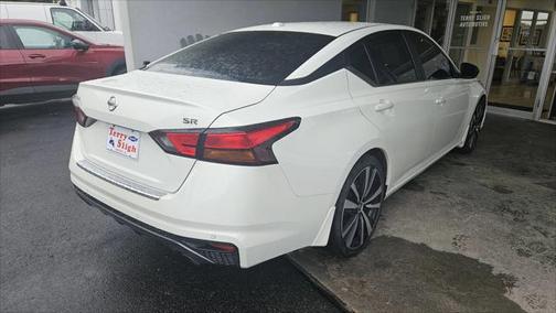 2021 Nissan Altima SR FWD
