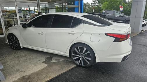 2021 Nissan Altima SR FWD