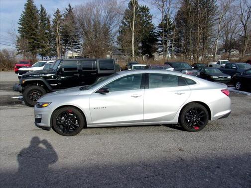 2022 Chevrolet Malibu FWD LT
