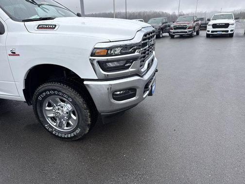 2025 RAM 2500 Tradesman Crew Cab 4x4 6'4' Box