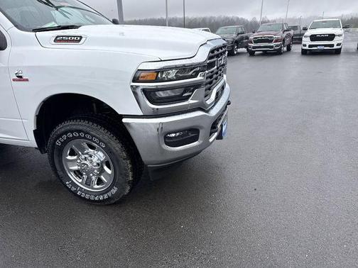 2025 RAM 2500 Tradesman Crew Cab 4x4 6'4' Box