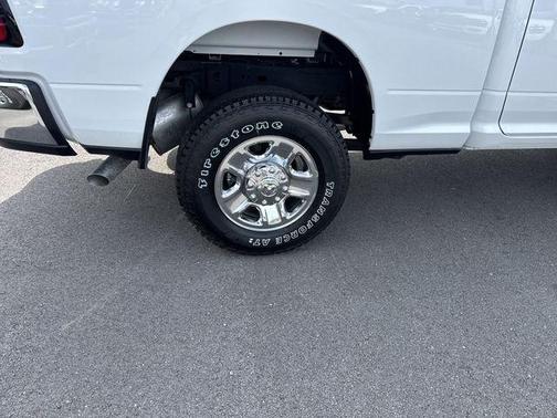 2025 RAM 2500 Tradesman Crew Cab 4x4 6'4' Box