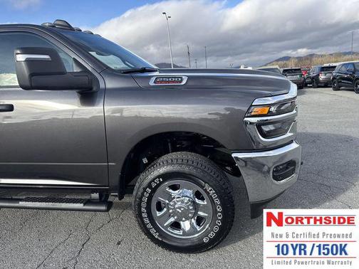 2026 RAM 2500 Tradesman Crew Cab 4x4 6'4' Box