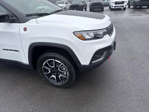 2025 Jeep Compass Trailhawk