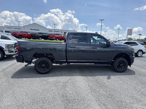 2025 RAM 2500 Tradesman Crew Cab 4x4 6'4' Box