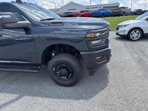 2025 RAM 2500 Tradesman Crew Cab 4x4 6'4' Box