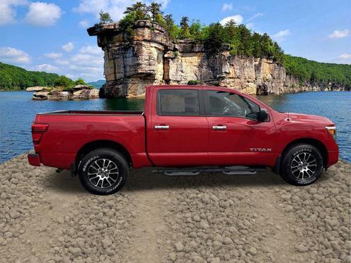2021 Nissan Titan SV
