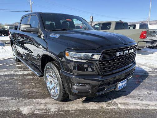 Diamond Black Crystal Pearlcoat 2026 RAM 1500 Big Horn/Lone Star