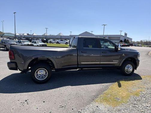 Granite Crystal Metallic Clearcoat 2026 RAM 3500 Limited Crew Cab 4x4 8' Box