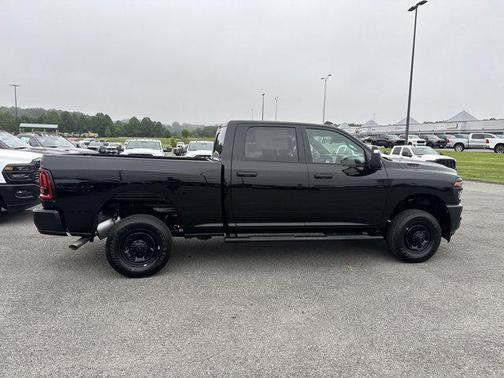 2025 RAM 2500 Tradesman Crew Cab 4x4 6'4' Box