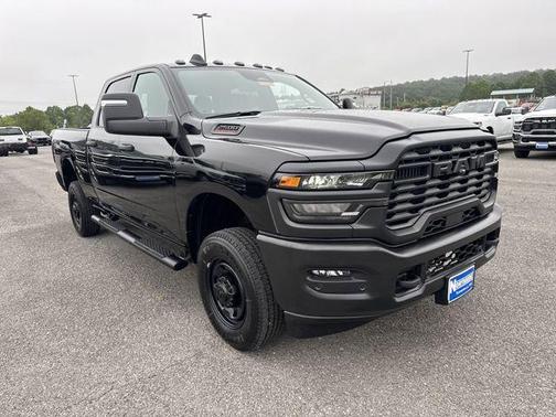 2025 RAM 2500 Tradesman Crew Cab 4x4 6'4' Box