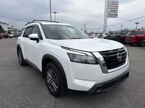 2025 Nissan Pathfinder SV 4WD