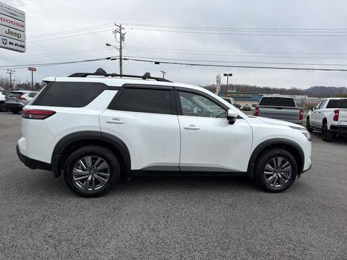 2025 Nissan Pathfinder SV 4WD