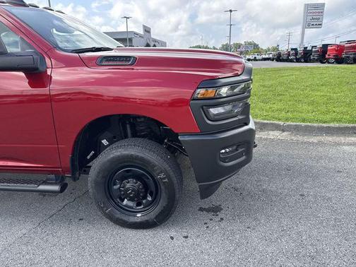 2025 RAM 2500 Tradesman Crew Cab 4x4 6'4' Box