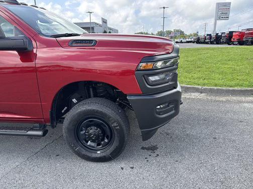 2025 RAM 2500 Tradesman Crew Cab 4x4 6'4' Box