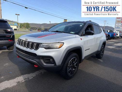 Silver Zynith Metallic Clearcoat 2025 Jeep Compass Trailhawk