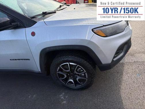 Silver Zynith Metallic Clearcoat 2025 Jeep Compass Trailhawk
