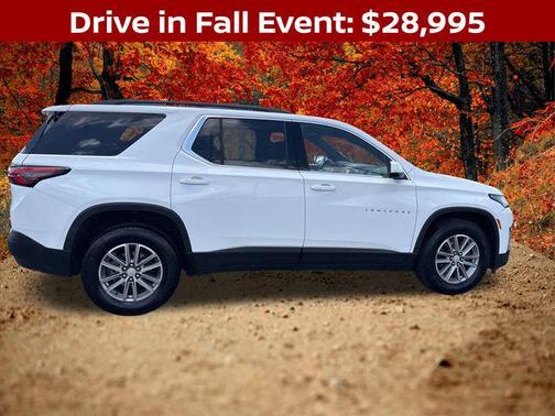 2023 Chevrolet Traverse LT Leather
