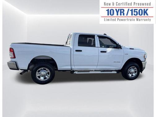 2022 RAM 2500 Tradesman Crew Cab 4x4 6'4' Box