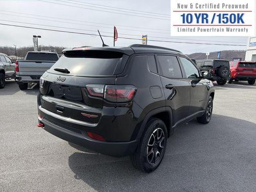 2025 Jeep Compass Trailhawk