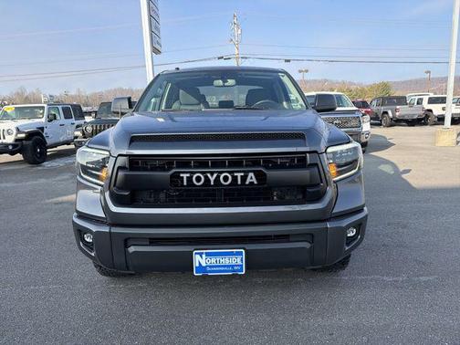 2017 Toyota Tundra SR5